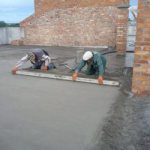 How to strengthen a concrete screed on the street?