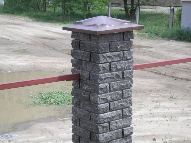Stone caps for fence posts