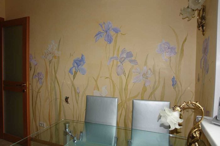 option for unusual apartment decor with wall painting